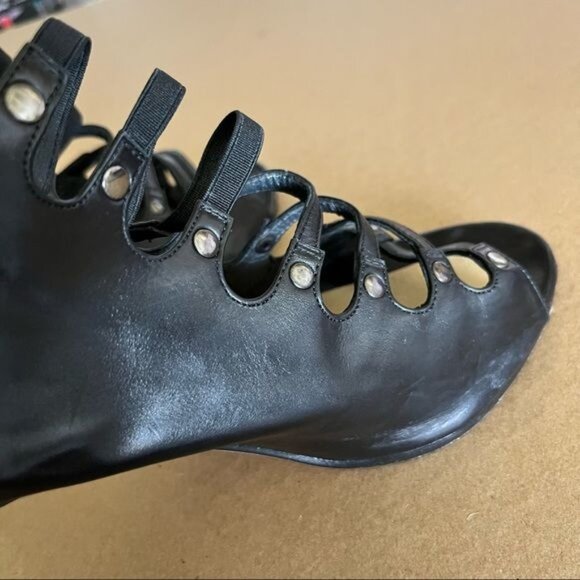 Stuart Weitzman Caged Cut Out Gladiator High Heels - Picture 9 of 11